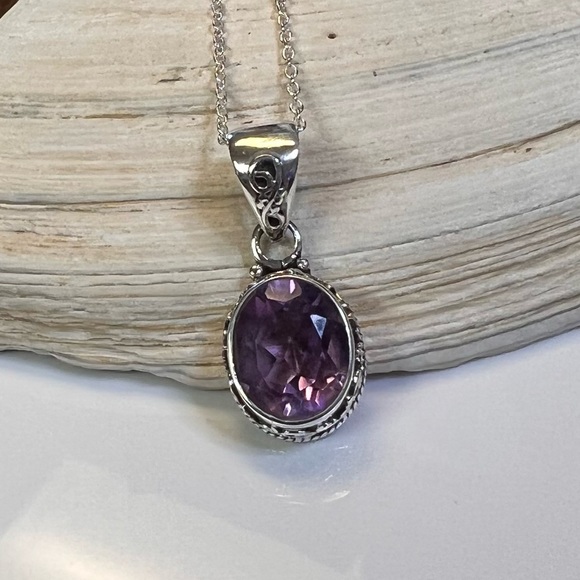 925 Sterling Silver. Amethyst. Necklace - Picture 9 of 9